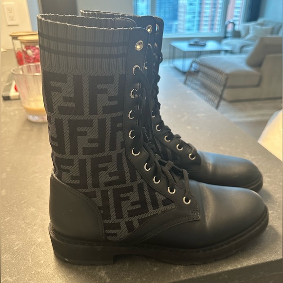 Fendi combat boots - Picture 5 of 5